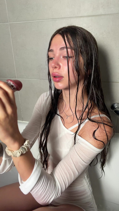 Come join me in the bath Ill stroke it for you