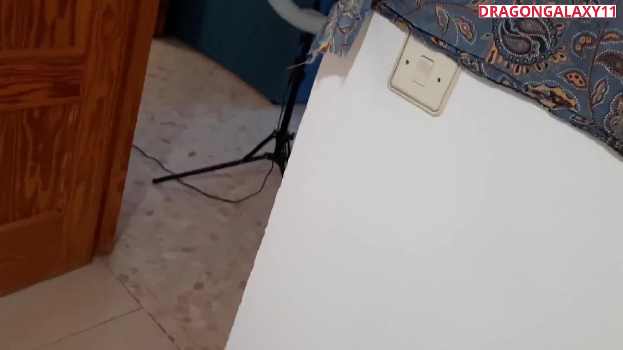 Süper ateşli sarışın hatun seksi iç çamaşırlı ve amını sikiyor