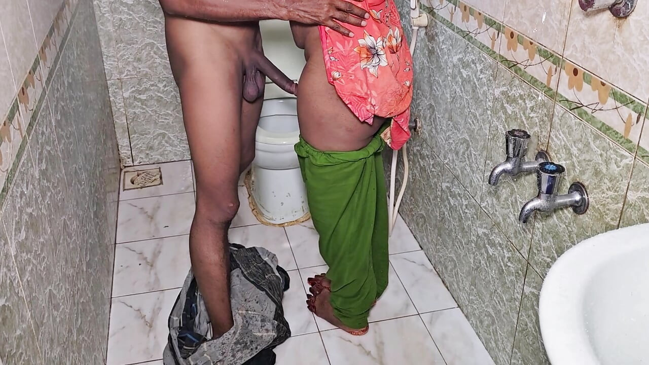 Indyjska Desi Bhabhi ne apne pussy ras pilayi