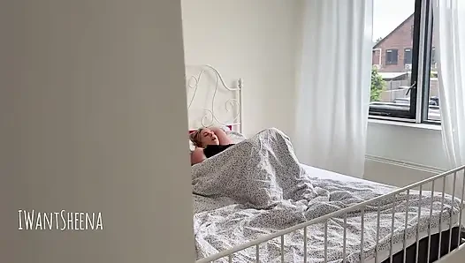 Üvey erkek kardeşim beni mastürbasyon yaparken yakaladı - iwantsheena