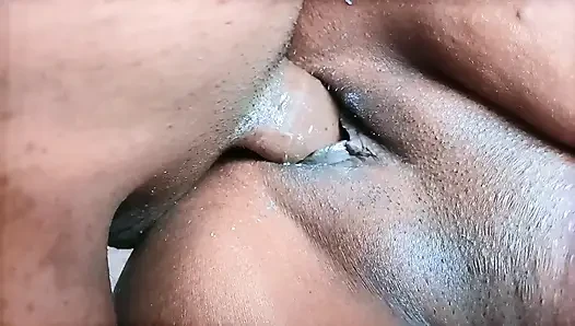 Индийская тинка, маленькая симпатичная девушка 69 и трахается раком,