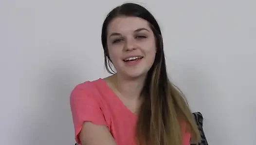 Anastasia rose lagi asik ngocok kontol sambil menggoda