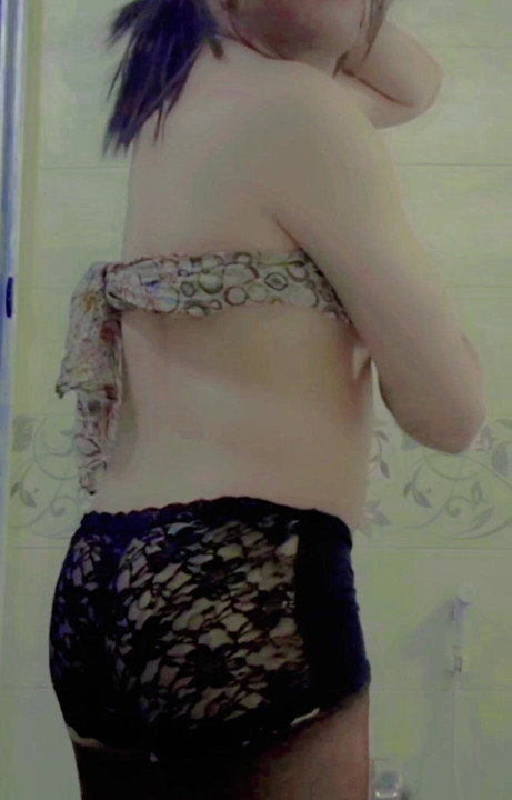 A young boy showing off his body in girls' underwear – this is Mimoukaba when femininity speaks.
