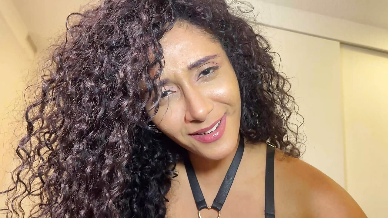 Мілла Ферразо має таємну роботу, і її чоловік знає це