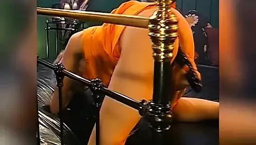 Sarışın Sürtük Metal Çerçevede Sert Sikiliyor Ve Yüzüne Büyük Boşalma