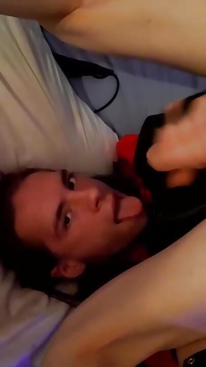 Ich mikiere mein gesicht mit meinem eigenen sperma von loonaFemboy.