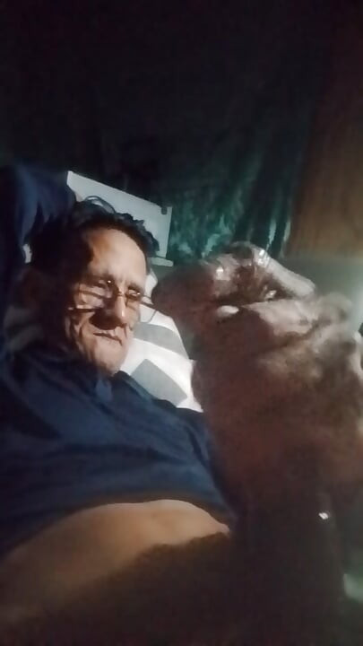 Prije nego što nastavimo s seksom putem video poziva, prvo drkam