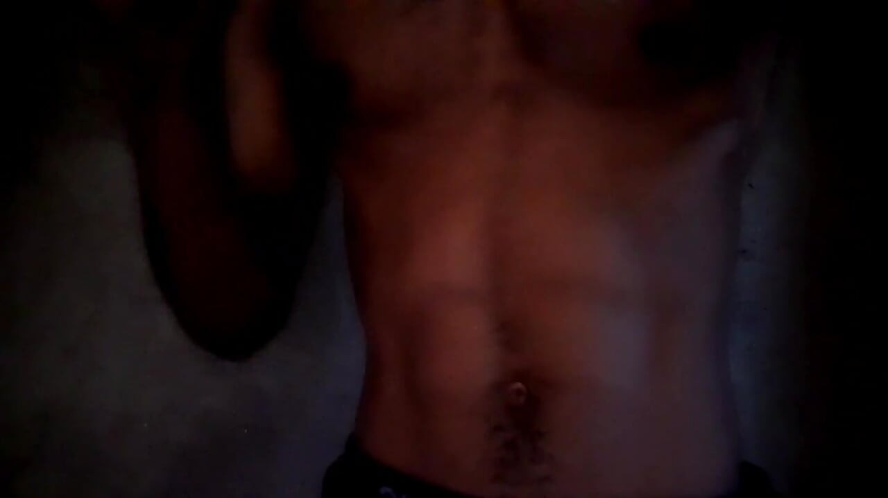 MasterMndSilver showing off and jerking off his big cock