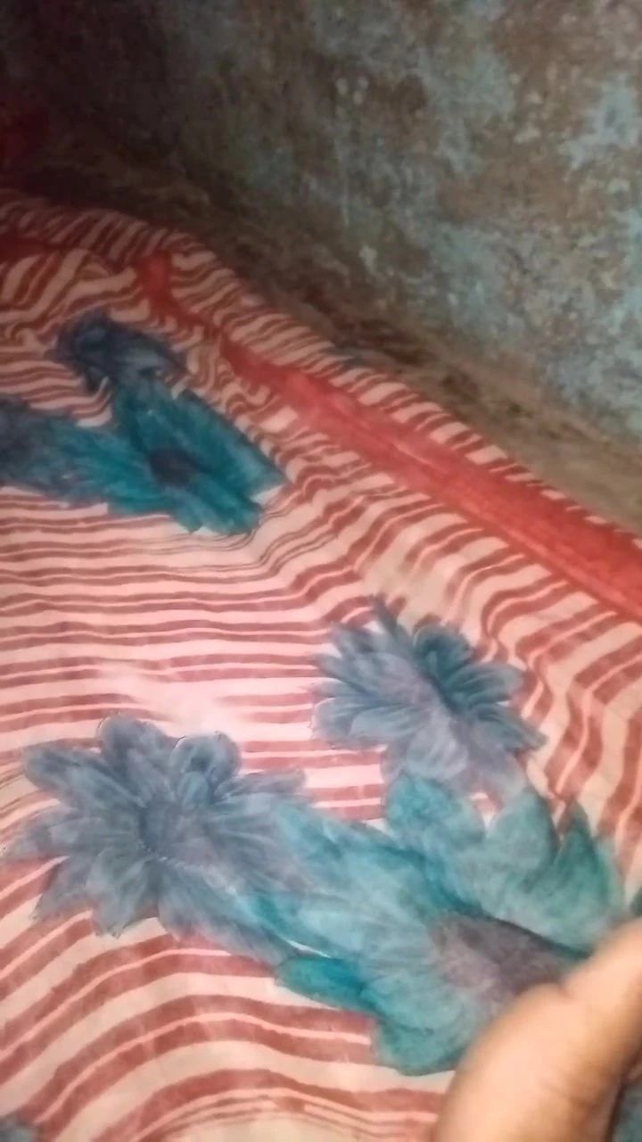 Indian aunty uncle full enjoy at night sperm dropped her pussy
