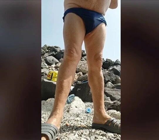 69 yo man from Italy 45