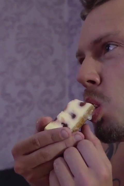 お誕生日おめでとう火星!だから精子ケーキを取りなさい!