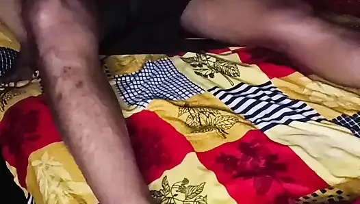 Girlfriend ki aaj bar bar chodne me maja aa raha hai uske hi ghar me