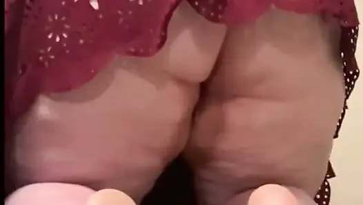 Gassy Knees & Feet Tease: a Bubbly Fart Compilation: Bella Blast
