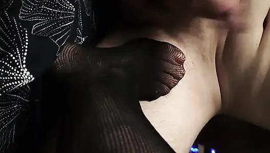 Массаж хвоста моей обувью