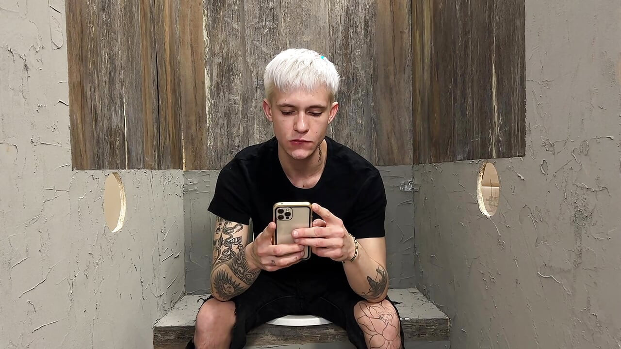 I Went to Masturbate in the Toilet, but in the End They Stuffed Me in My Mouth and Ass
