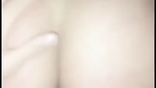 Gara-gara nggak kuat lagi, aku sama teman pacarku di hari yang sama.