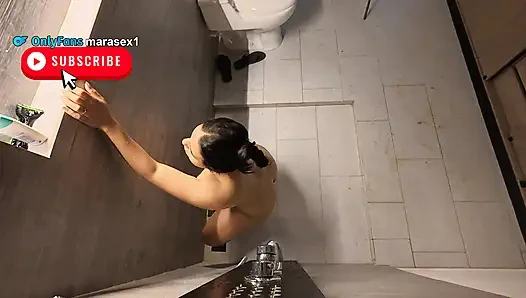 SEKS DI KAMAR MANDI DENGAN PACAR BARU SAYA DENGAN GIGI MANIS