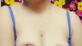 indian bhabi boobs show