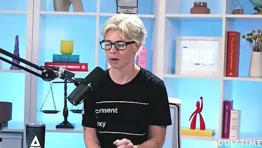 Cadence Lux: Authentische orgasmen & Selbstvertretung