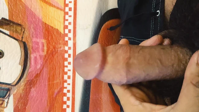 JERKING NICE ASIAN DICK 😋