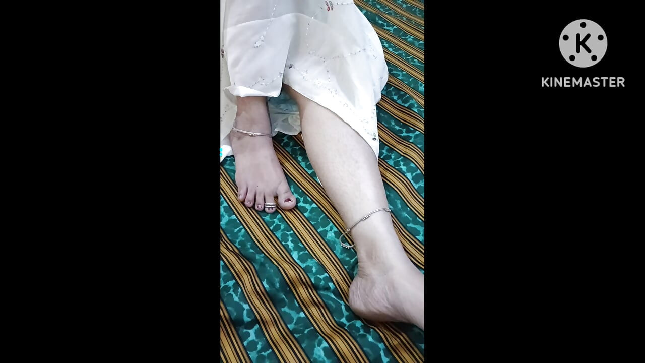 White Saree aunty enjoy my friend me wife