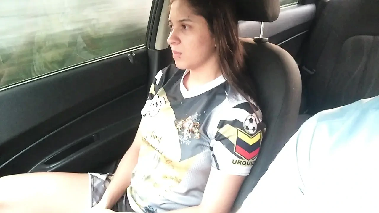 我在优步司机面前自慰。