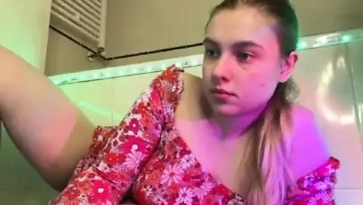 Jucielussie playing with Natural big tits