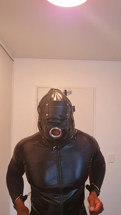 在家里玩得很开心！