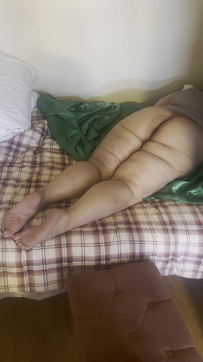 Step Mom fucked good and put to sleep. cum shot