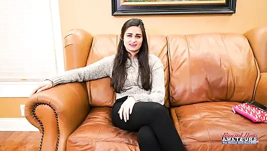 Behaarte brünette studentin Elliot schlampig, kehlenfick, gierig, schlucken!