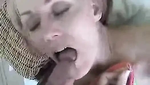 Melanie si seksi bejat: melanie si cewek nakal