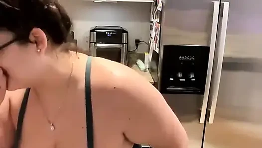 Live Stream with Dani Valentina
