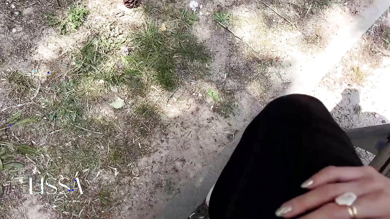 Couple Has Risky Sex in a Public Viewing Point