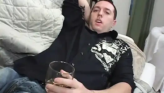 Büyük memeli sarışın orta yaşlı seksi kadın amcık sikişiyor büyük klasik yarak emiyor