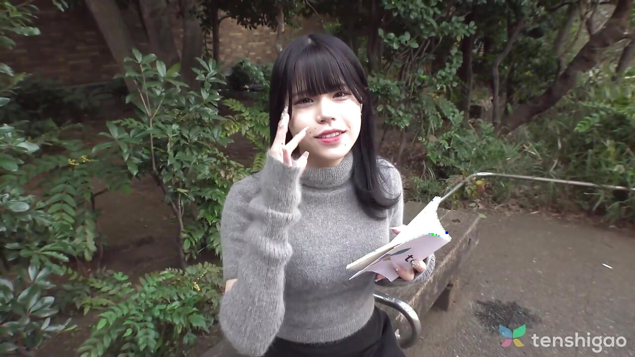 Miu Akino Is a Cute College Babe Who Needs Money