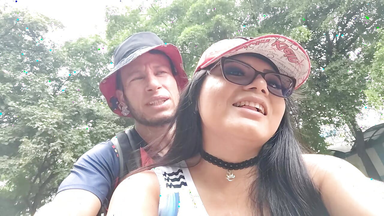Spaanse man heeft seks met een Argentijnse vrouw die alleen op straat liep