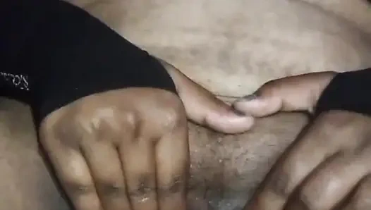 Savita yenge hintli desi siyah amcığı parmaklıyor savita yengeyi parmaklamanın tadını çıkarıyor