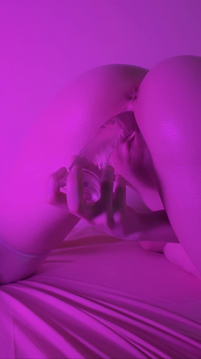 A girl with a big ass was brought to orgasm | Clip 2