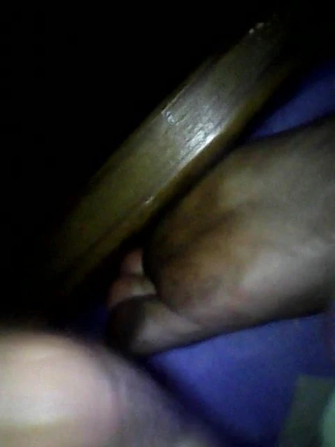 paja con los pies de mi mujer dormida .......