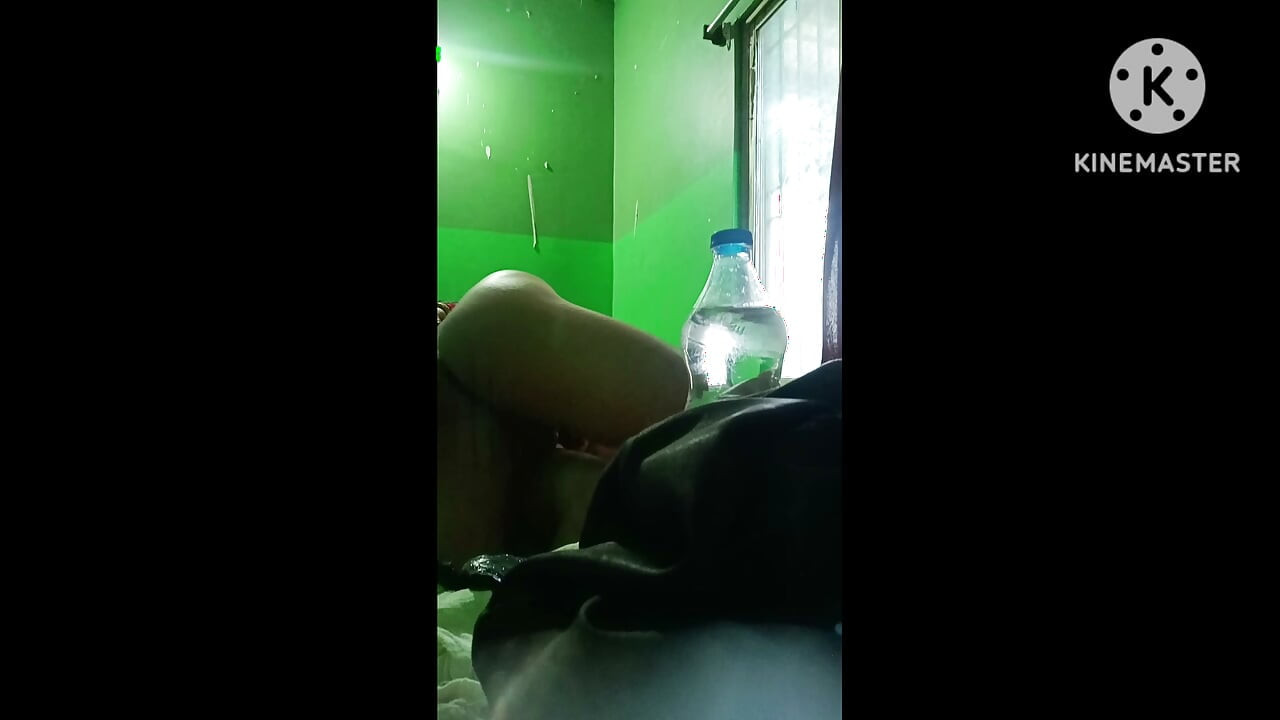 Rapazinha fofa a perder a virgindade pela primeira vez. Sexo hardcore muito doloroso. Sexo da rapariga da aldeia. Sexo bro vabi
