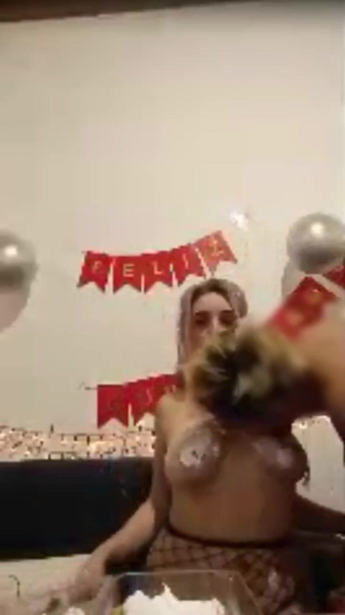 HAPPY BIRTHDAY. HOTWIFE BLOWS THE CANDLE WHILE SUCKING THE DICK. LIVE NENAMALA | Clip 1