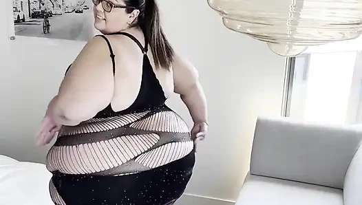 Surga montok: gaun dan di kamar hotel