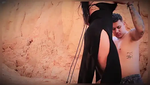 Я трахаю красивую латиноамериканку, пока её муж работает.