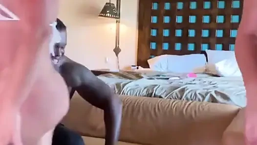 Livestream - Gangbang terbalik