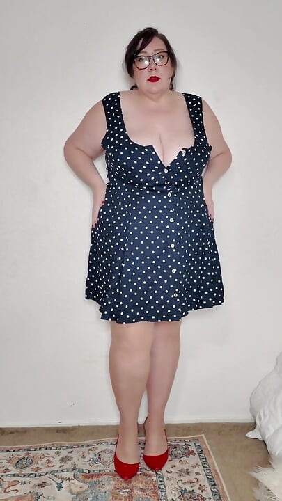 Hot BBW MILF in Polka Dots and Stockings