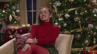 Miley Cyrus em meia-calça vermelha pt. 2