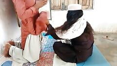 무슬림 남자와 함께하는 인도 소녀 - 큰 흑인 자지 대 작은 엉덩이