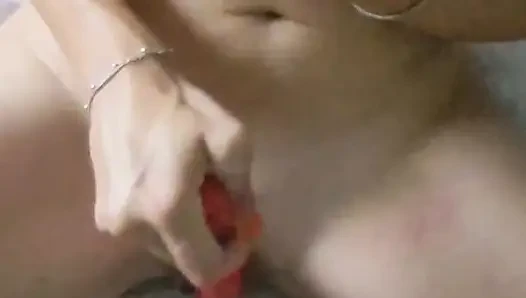 Orgasme pertamaku di depan kamera