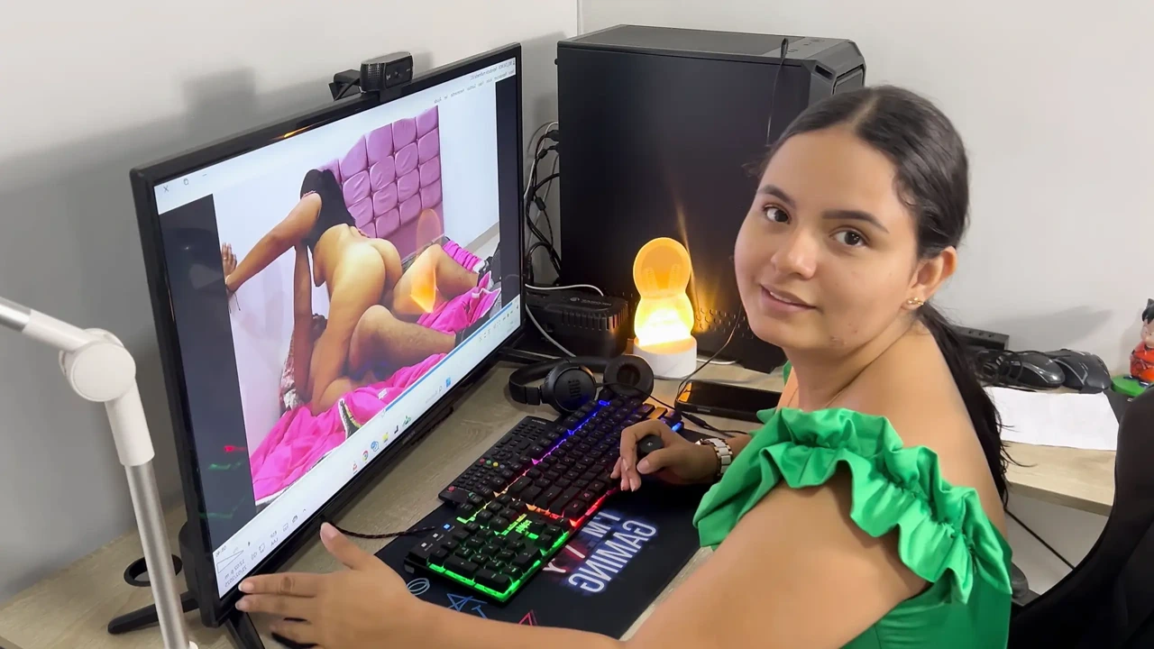 I FIND MY STEPSISTER VERY HOT WATCHING PORN YOU WEREN’T LIKE THAT !