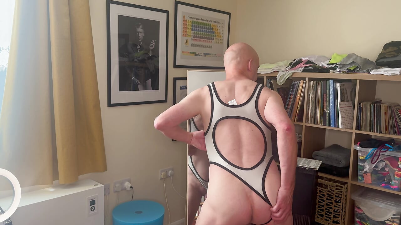 Thong back body suit Try-on